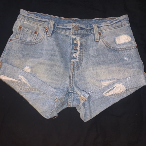 Levi’s Jean Shorts - Picture 2 of 2